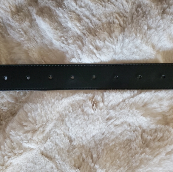 *SOLD* Authentic black Gucci belt - Picture 4 of 6